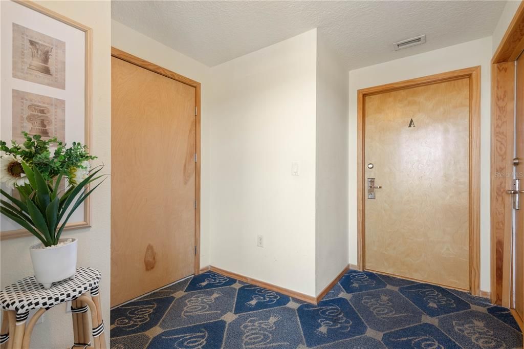 待售: $179,500 (2 贝兹, 2 浴室, 1125 平方英尺)