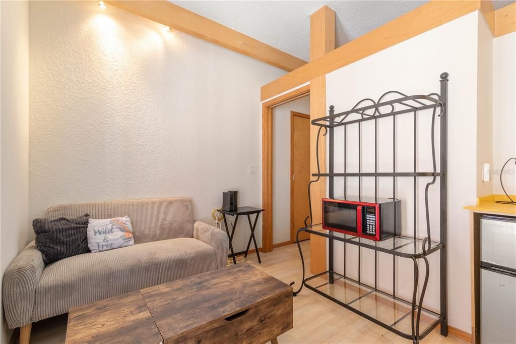 待售: $179,500 (2 贝兹, 2 浴室, 1125 平方英尺)