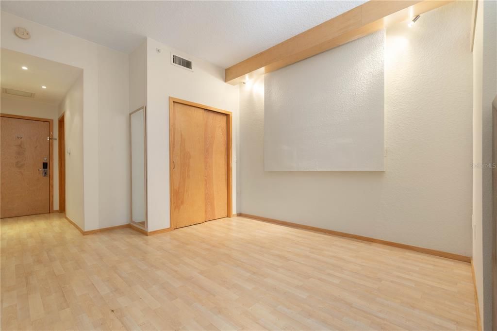 待售: $179,500 (2 贝兹, 2 浴室, 1125 平方英尺)