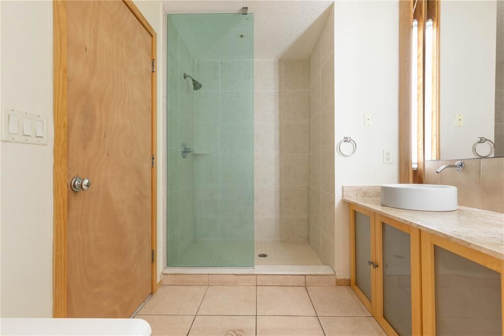 待售: $179,500 (2 贝兹, 2 浴室, 1125 平方英尺)