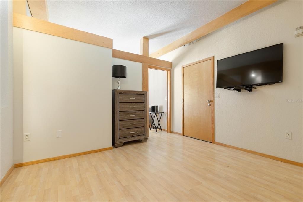 待售: $179,500 (2 贝兹, 2 浴室, 1125 平方英尺)