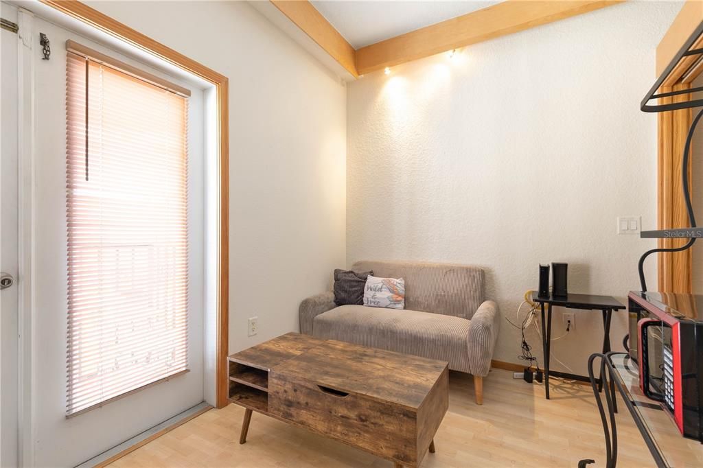 待售: $179,500 (2 贝兹, 2 浴室, 1125 平方英尺)