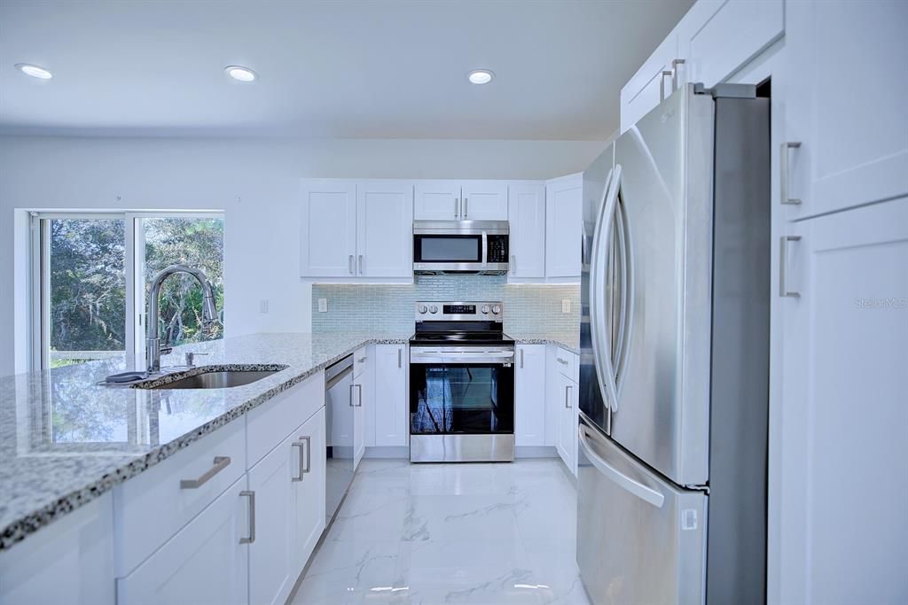 En Venta: $279,000 (3 camas, 2 baños, 1359 Pies cuadrados)