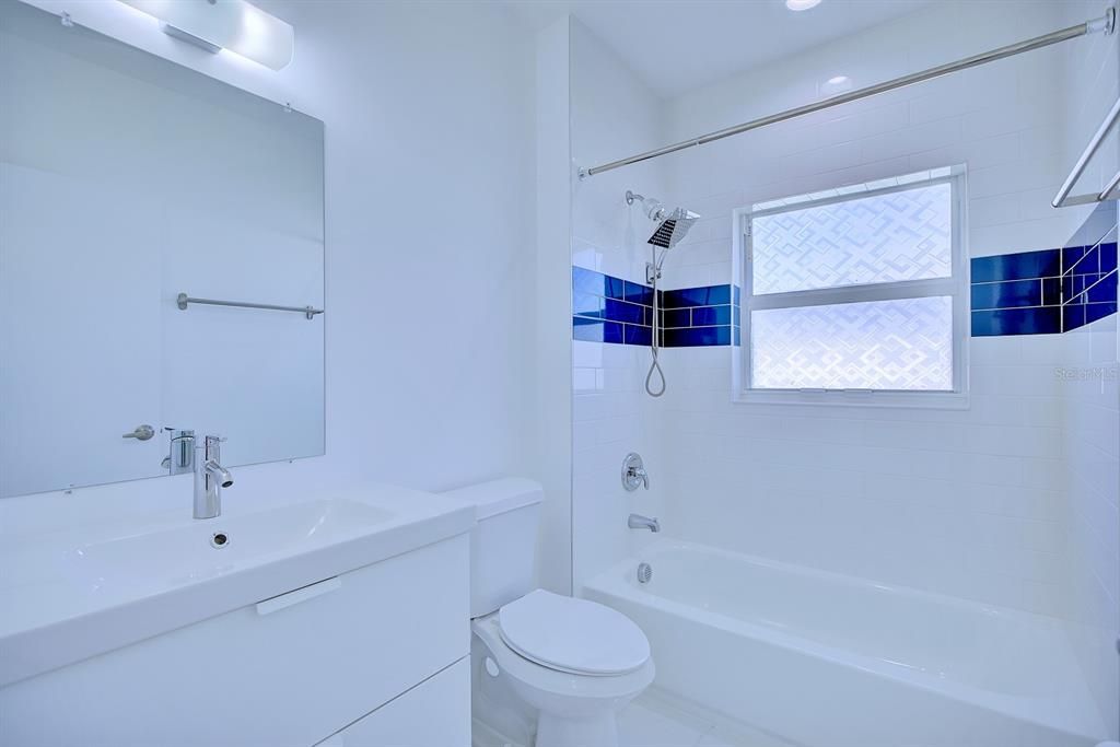 En Venta: $279,000 (3 camas, 2 baños, 1359 Pies cuadrados)