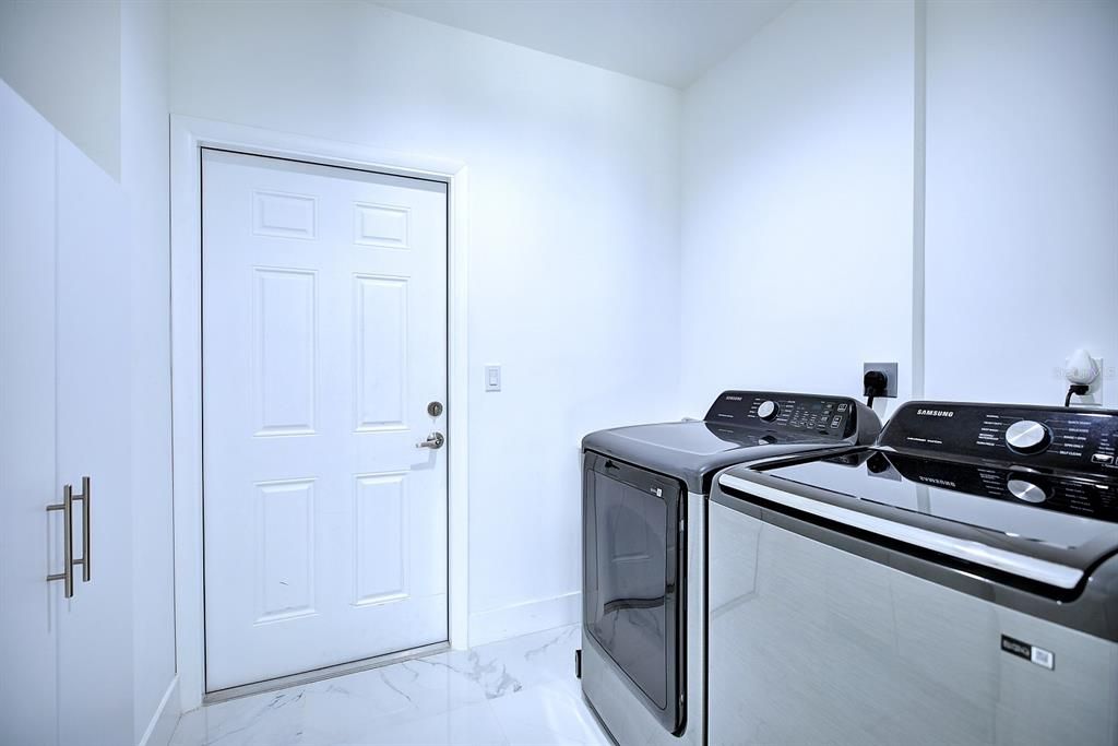 En Venta: $279,000 (3 camas, 2 baños, 1359 Pies cuadrados)