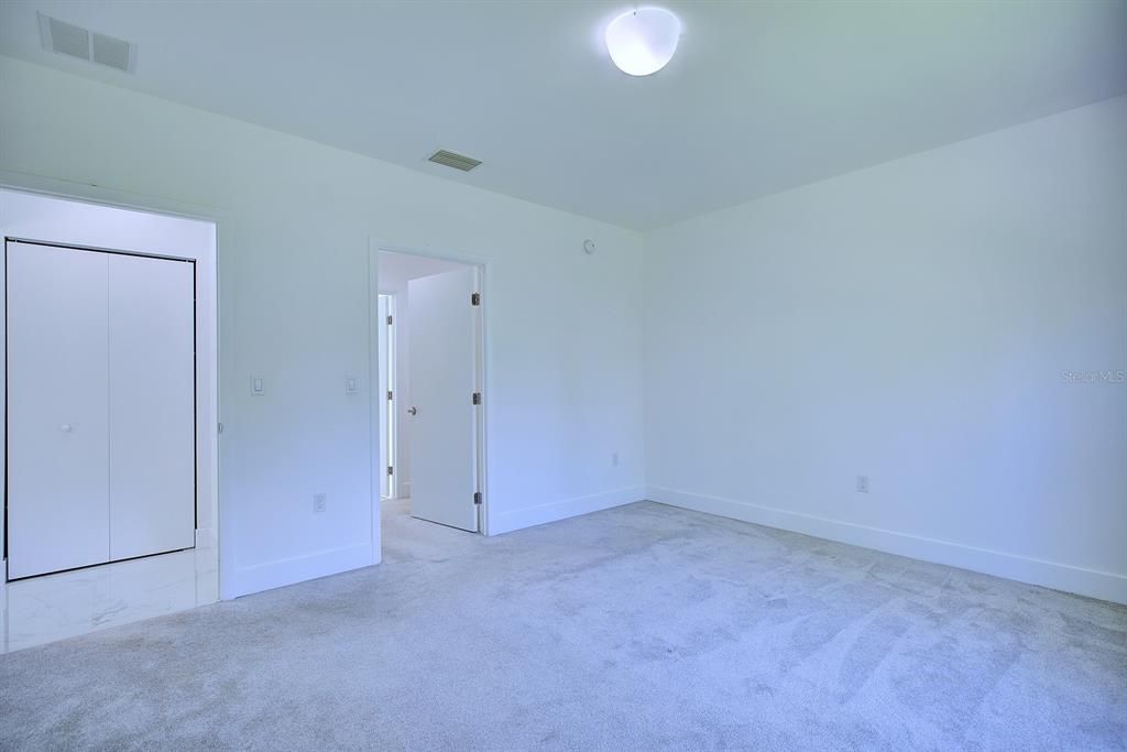 En Venta: $279,000 (3 camas, 2 baños, 1359 Pies cuadrados)