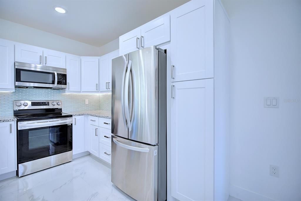 En Venta: $279,000 (3 camas, 2 baños, 1359 Pies cuadrados)