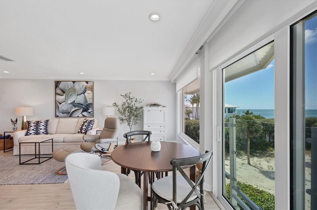 For Sale: $1,330,000 (1 beds, 2 baths, 900 Square Feet)