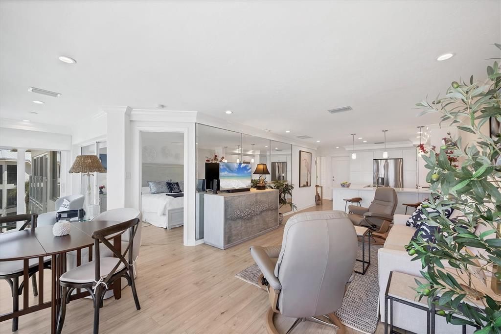 For Sale: $1,330,000 (1 beds, 2 baths, 900 Square Feet)