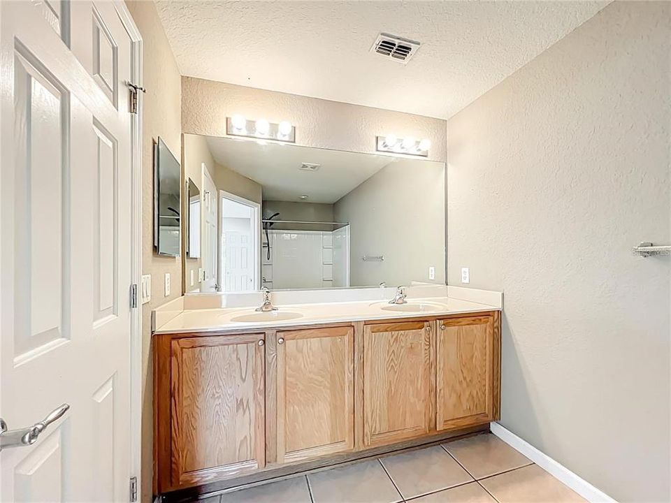 待售: $200,000 (3 贝兹, 2 浴室, 1584 平方英尺)