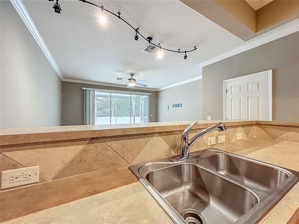 待售: $200,000 (3 贝兹, 2 浴室, 1584 平方英尺)