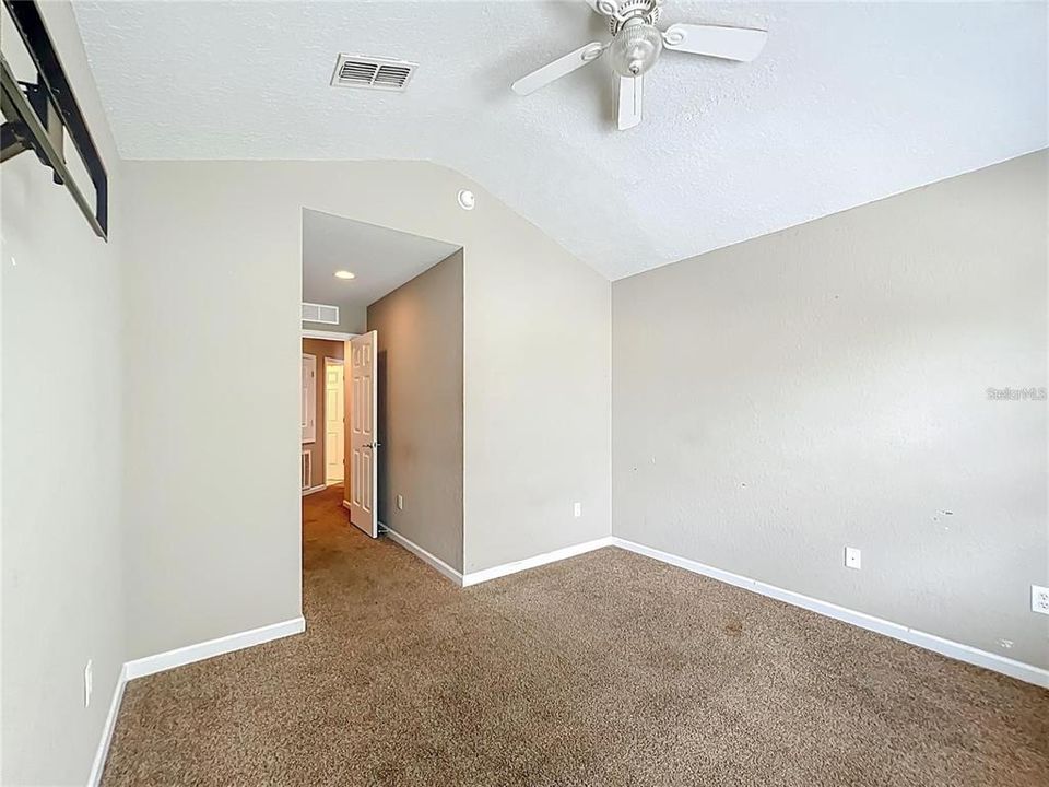 待售: $200,000 (3 贝兹, 2 浴室, 1584 平方英尺)