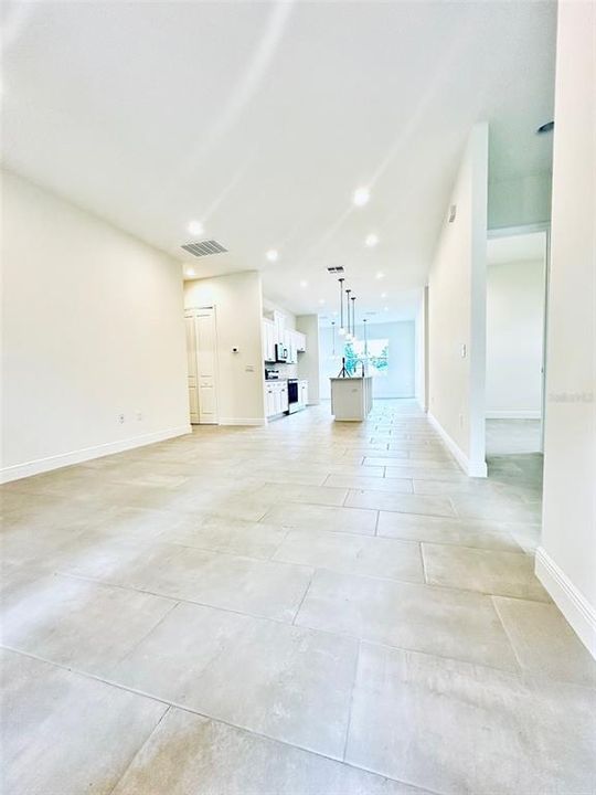 En Renta: $2,600 (5 camas, 3 baños, 2600 Pies cuadrados)