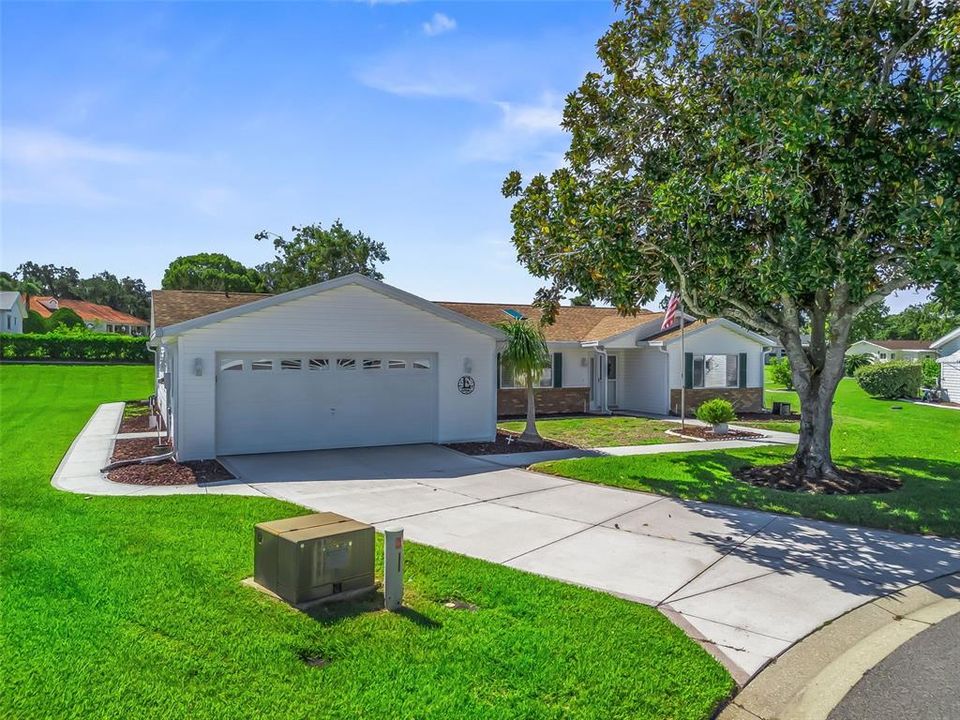 Active With Contract: $299,700 (3 beds, 2 baths, 2118 Square Feet)