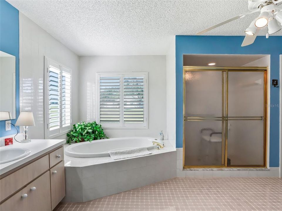 Active With Contract: $299,700 (3 beds, 2 baths, 2118 Square Feet)