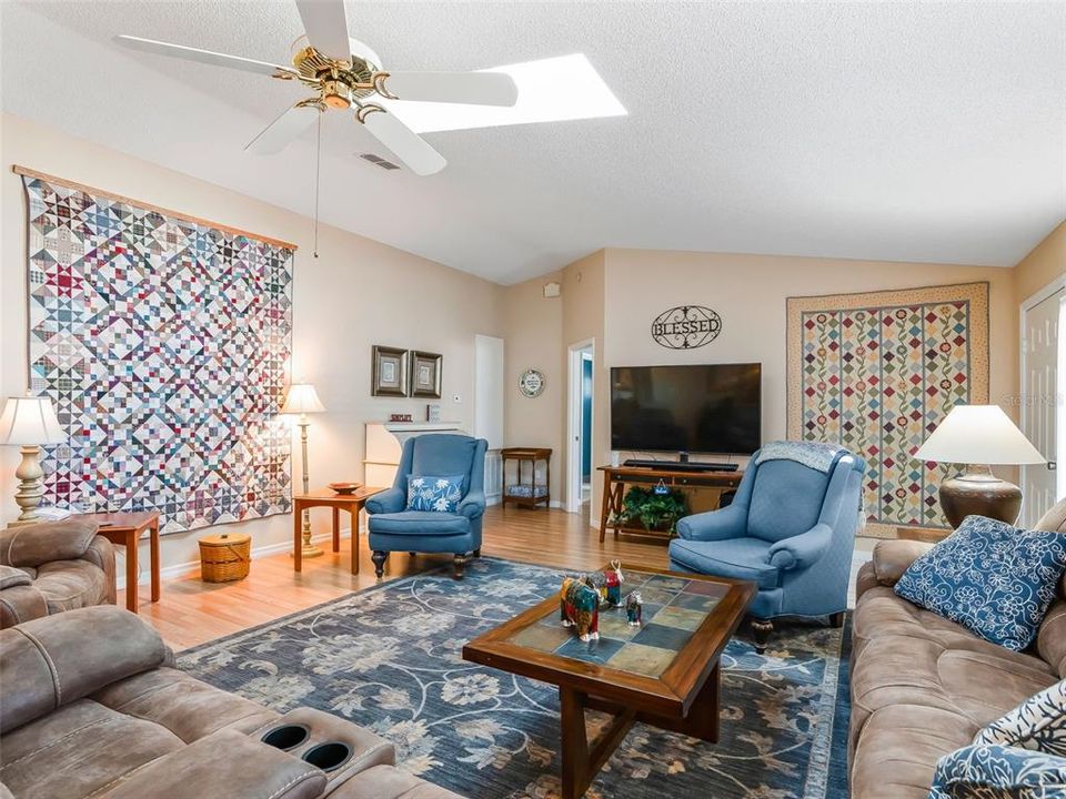 Active With Contract: $299,700 (3 beds, 2 baths, 2118 Square Feet)