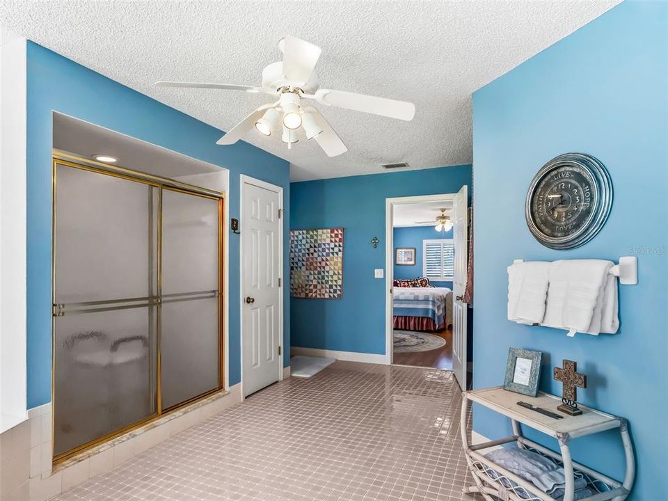 Active With Contract: $299,700 (3 beds, 2 baths, 2118 Square Feet)