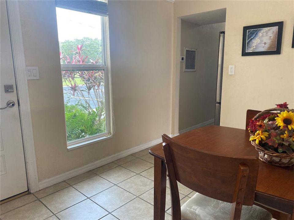 На продажу: $96,000 (1 спален, 1 ванн, 648 Квадратных фут)