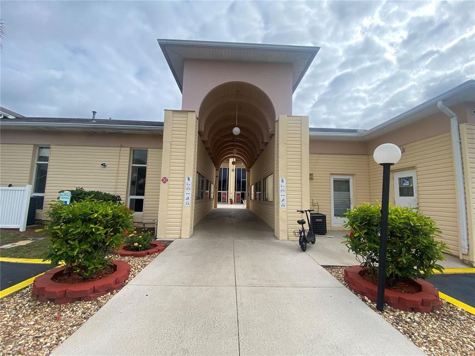 На продажу: $96,000 (1 спален, 1 ванн, 648 Квадратных фут)