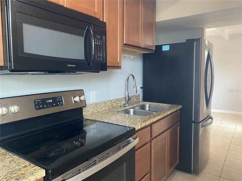 На продажу: $96,000 (1 спален, 1 ванн, 648 Квадратных фут)