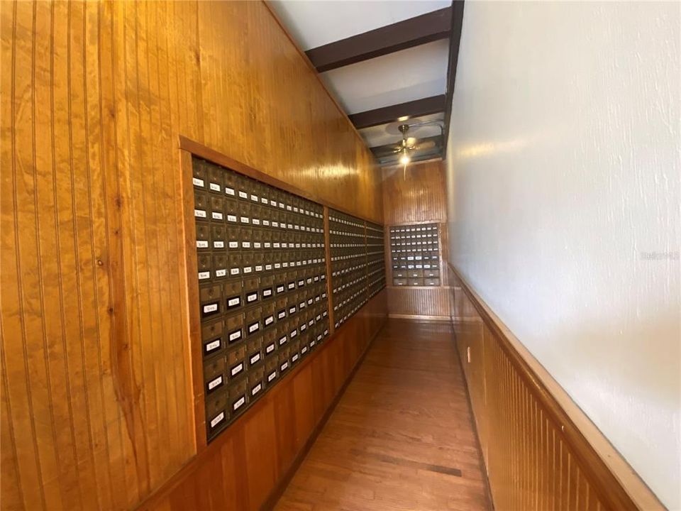 На продажу: $96,000 (1 спален, 1 ванн, 648 Квадратных фут)