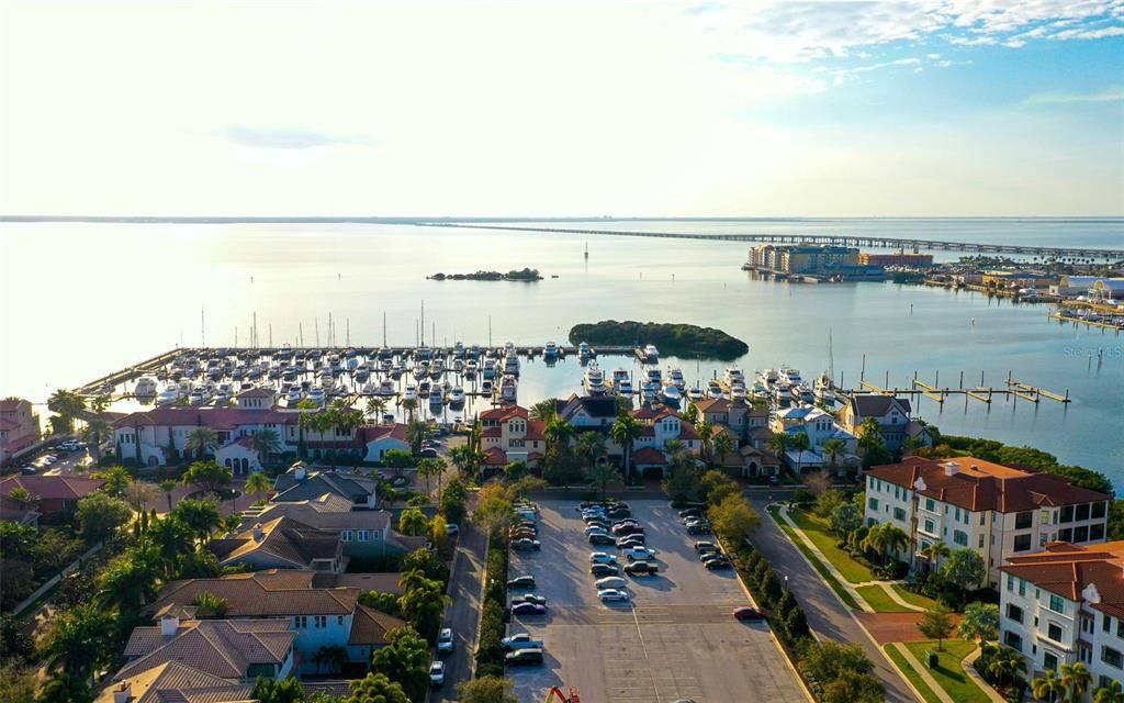 En Venta: $775,000 (3 camas, 3 baños, 2262 Pies cuadrados)