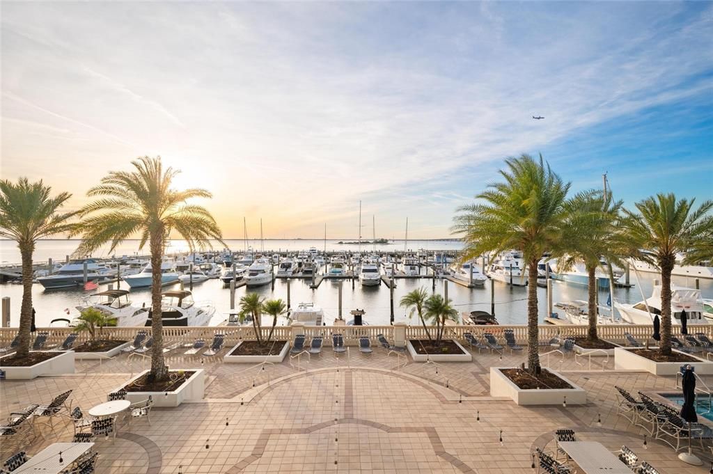 En Venta: $775,000 (3 camas, 3 baños, 2262 Pies cuadrados)