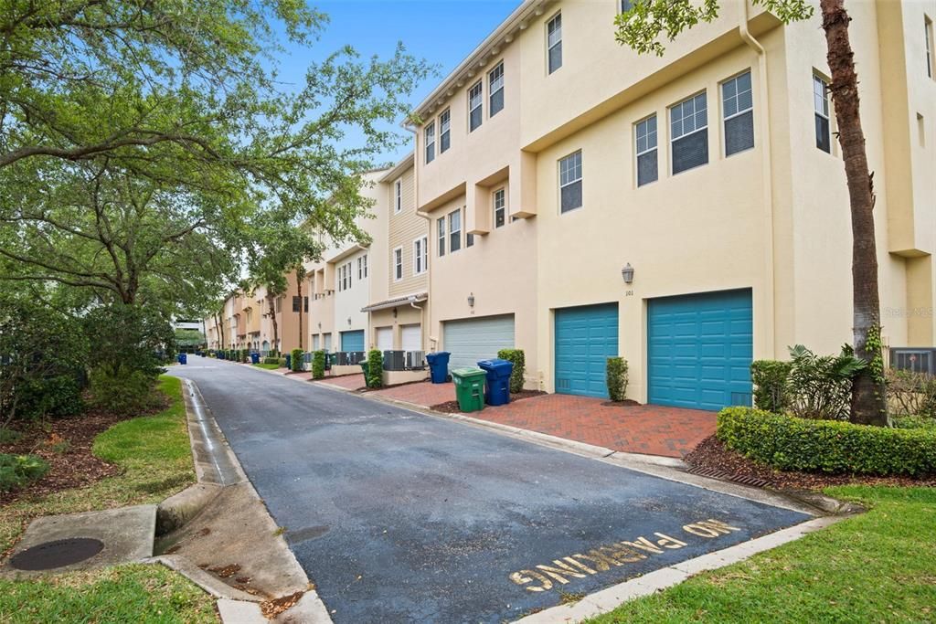 En Venta: $775,000 (3 camas, 3 baños, 2262 Pies cuadrados)