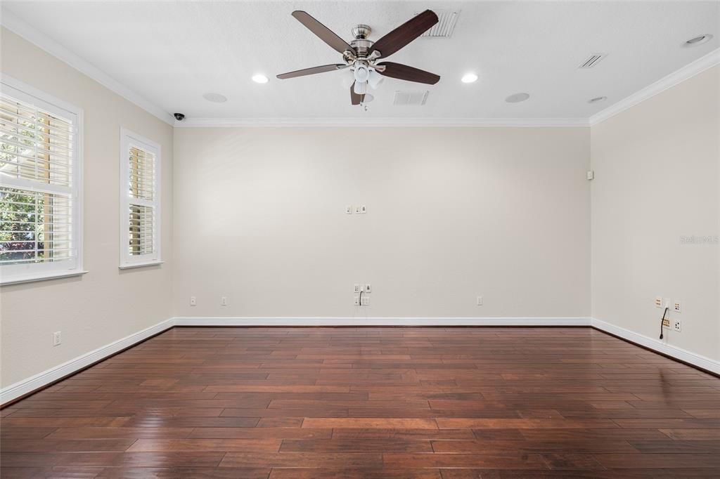 En Venta: $775,000 (3 camas, 3 baños, 2262 Pies cuadrados)