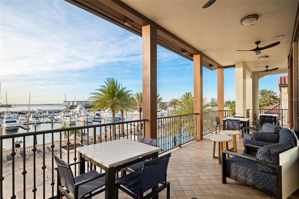 En Venta: $775,000 (3 camas, 3 baños, 2262 Pies cuadrados)