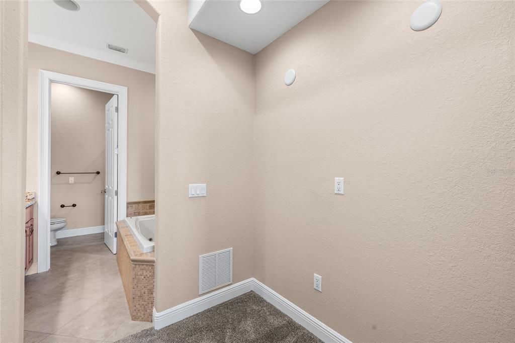 En Venta: $775,000 (3 camas, 3 baños, 2262 Pies cuadrados)