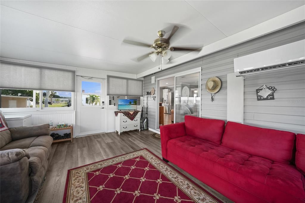 For Sale: $259,000 (3 beds, 2 baths, 1704 Square Feet)