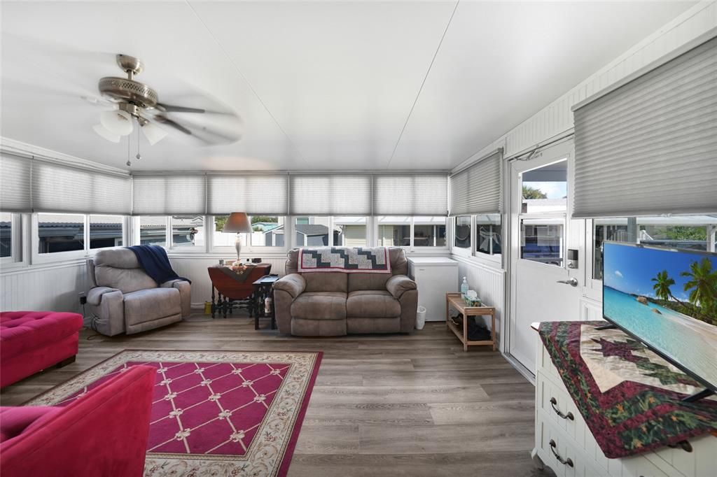 For Sale: $259,000 (3 beds, 2 baths, 1704 Square Feet)