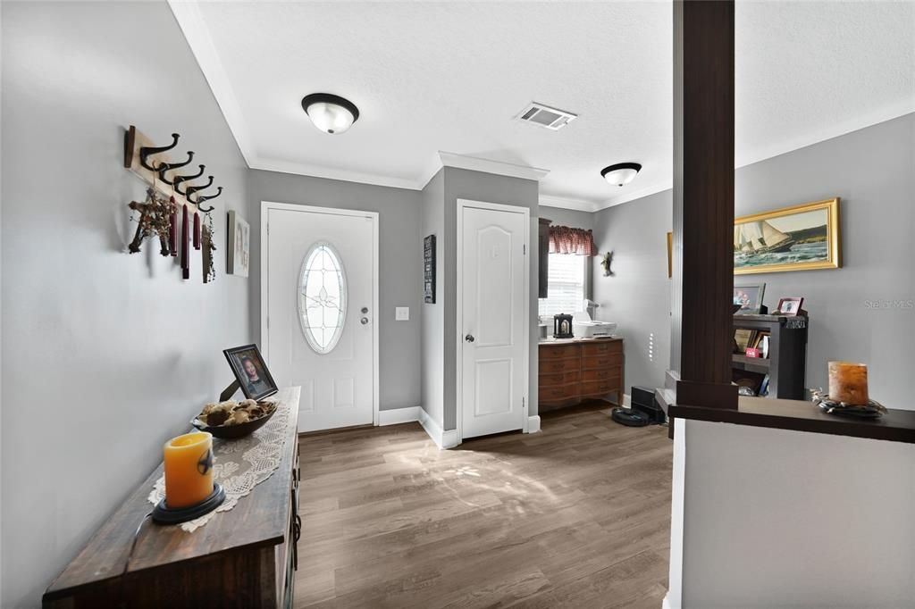 For Sale: $259,000 (3 beds, 2 baths, 1704 Square Feet)