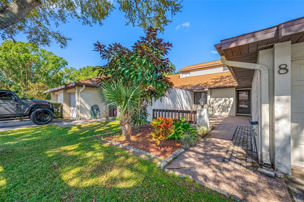 Active With Contract: $199,000 (2 beds, 2 baths, 1306 Square Feet)