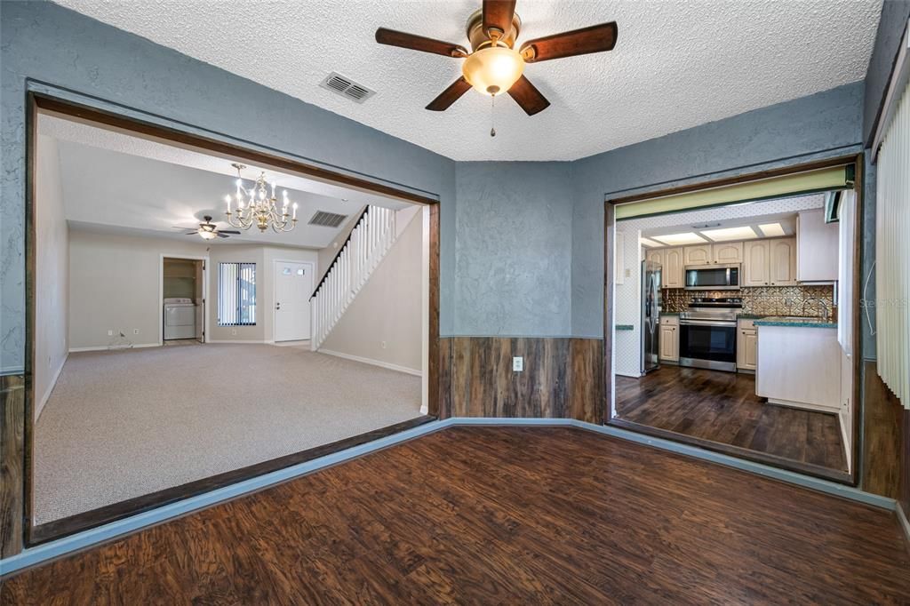 Active With Contract: $199,000 (2 beds, 2 baths, 1306 Square Feet)