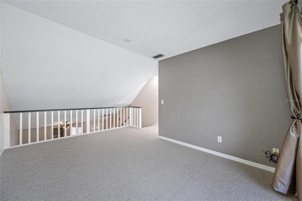 Active With Contract: $199,000 (2 beds, 2 baths, 1306 Square Feet)