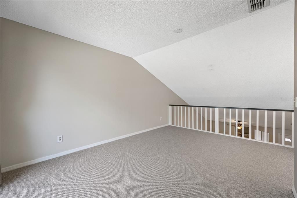 Active With Contract: $199,000 (2 beds, 2 baths, 1306 Square Feet)