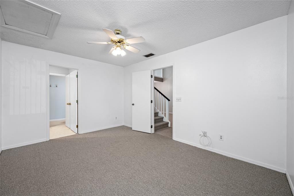 Active With Contract: $199,000 (2 beds, 2 baths, 1306 Square Feet)