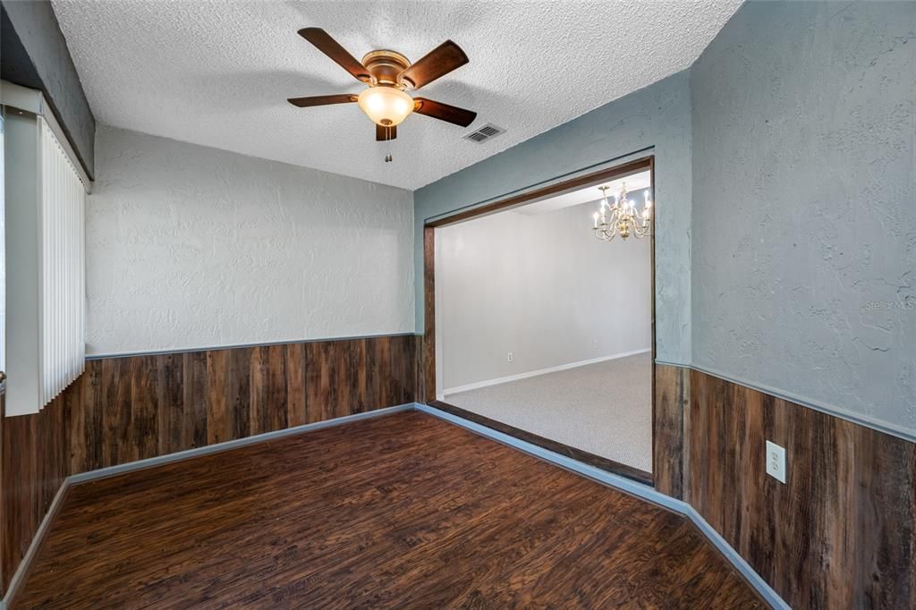 Active With Contract: $199,000 (2 beds, 2 baths, 1306 Square Feet)