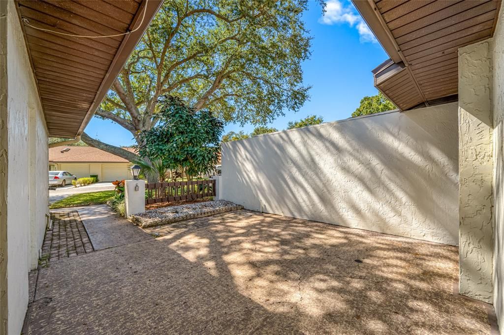 Active With Contract: $199,000 (2 beds, 2 baths, 1306 Square Feet)