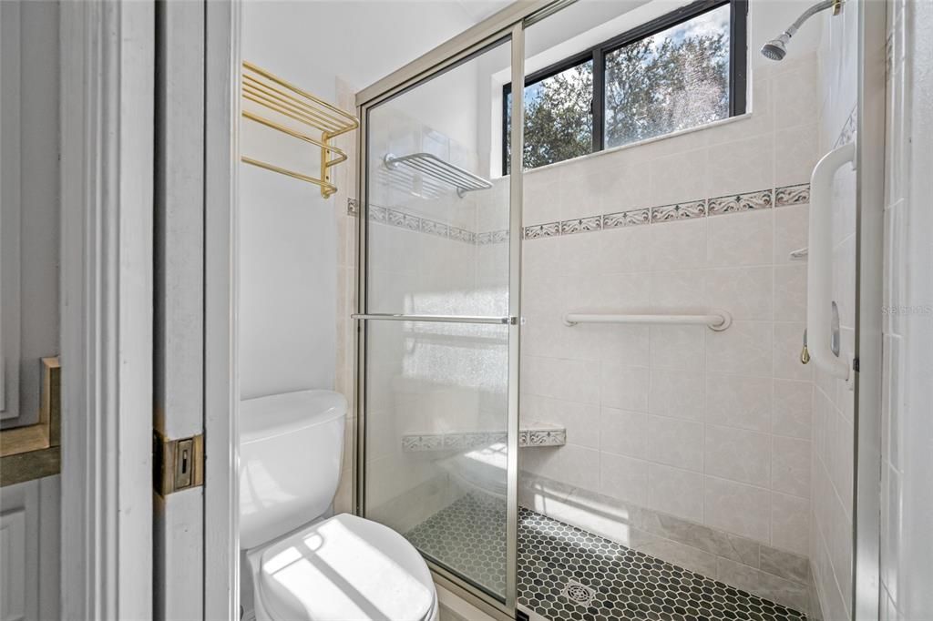 Active With Contract: $199,000 (2 beds, 2 baths, 1306 Square Feet)