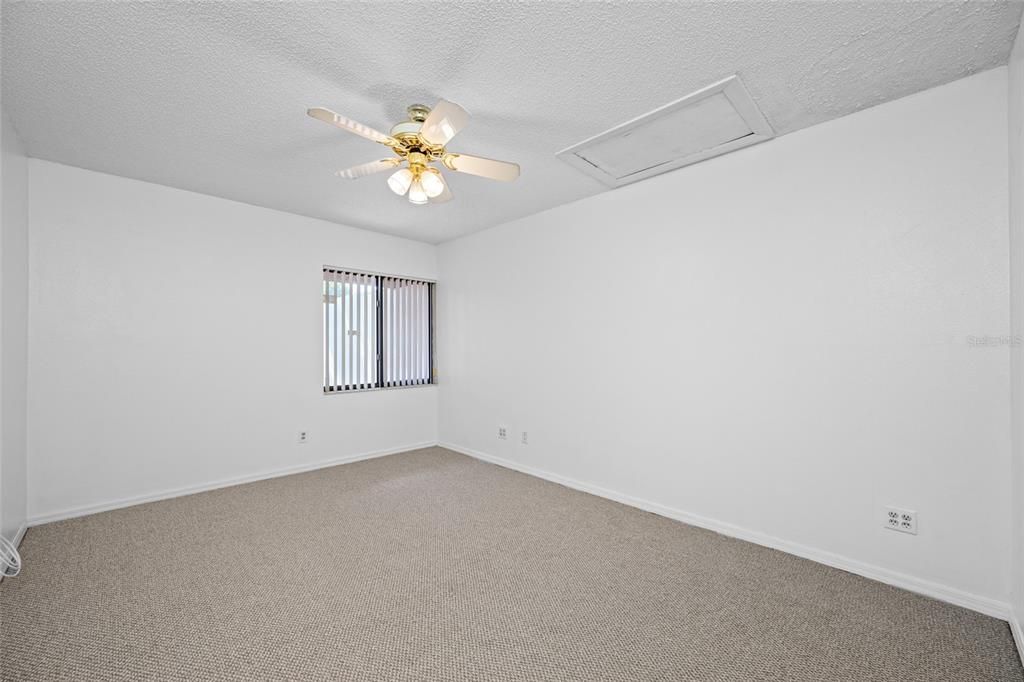 Active With Contract: $199,000 (2 beds, 2 baths, 1306 Square Feet)