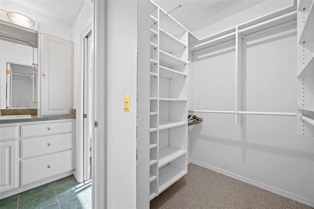 Active With Contract: $199,000 (2 beds, 2 baths, 1306 Square Feet)