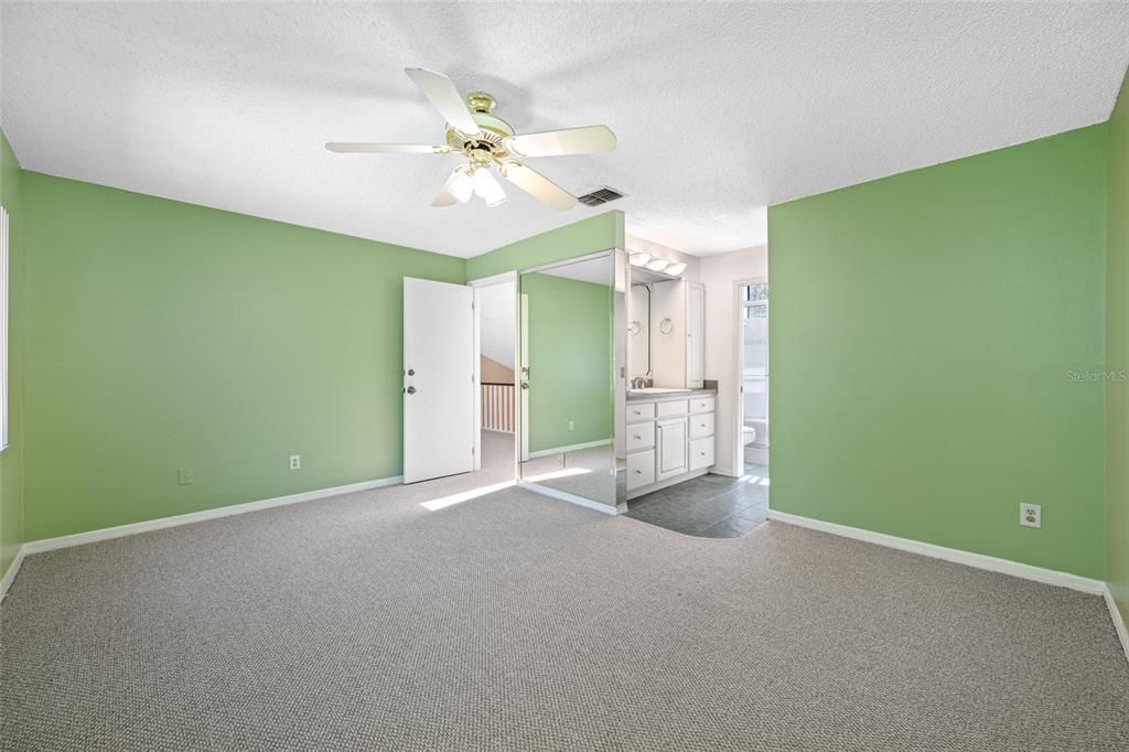 Active With Contract: $199,000 (2 beds, 2 baths, 1306 Square Feet)