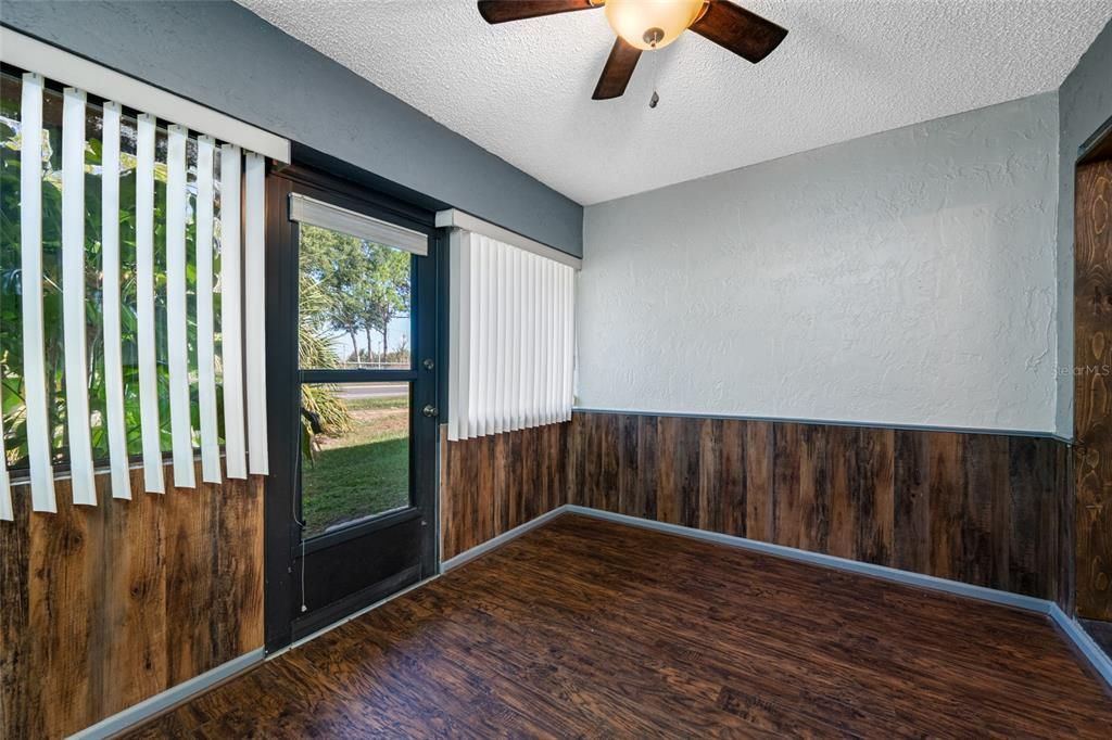 Active With Contract: $199,000 (2 beds, 2 baths, 1306 Square Feet)