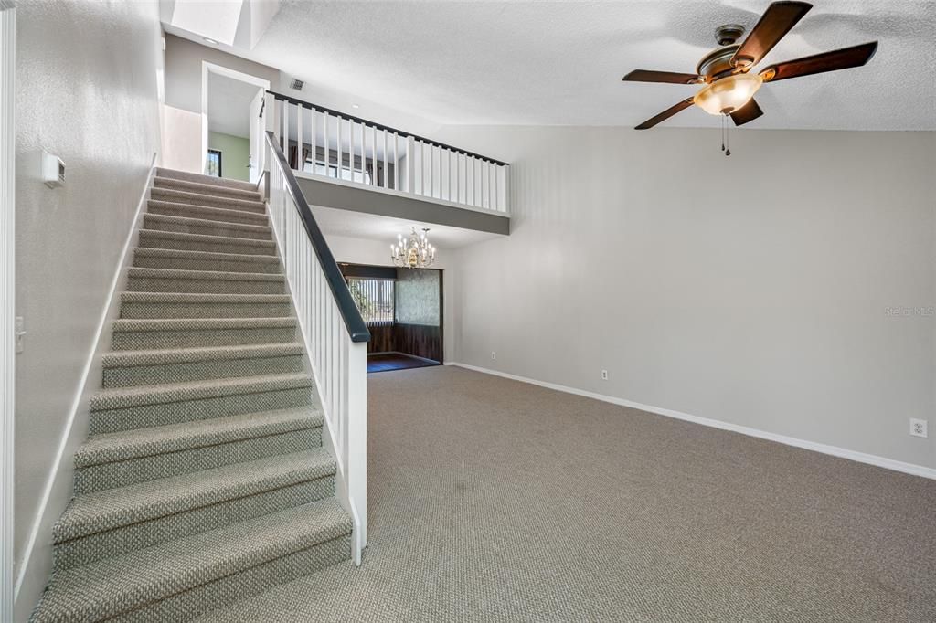 Active With Contract: $199,000 (2 beds, 2 baths, 1306 Square Feet)