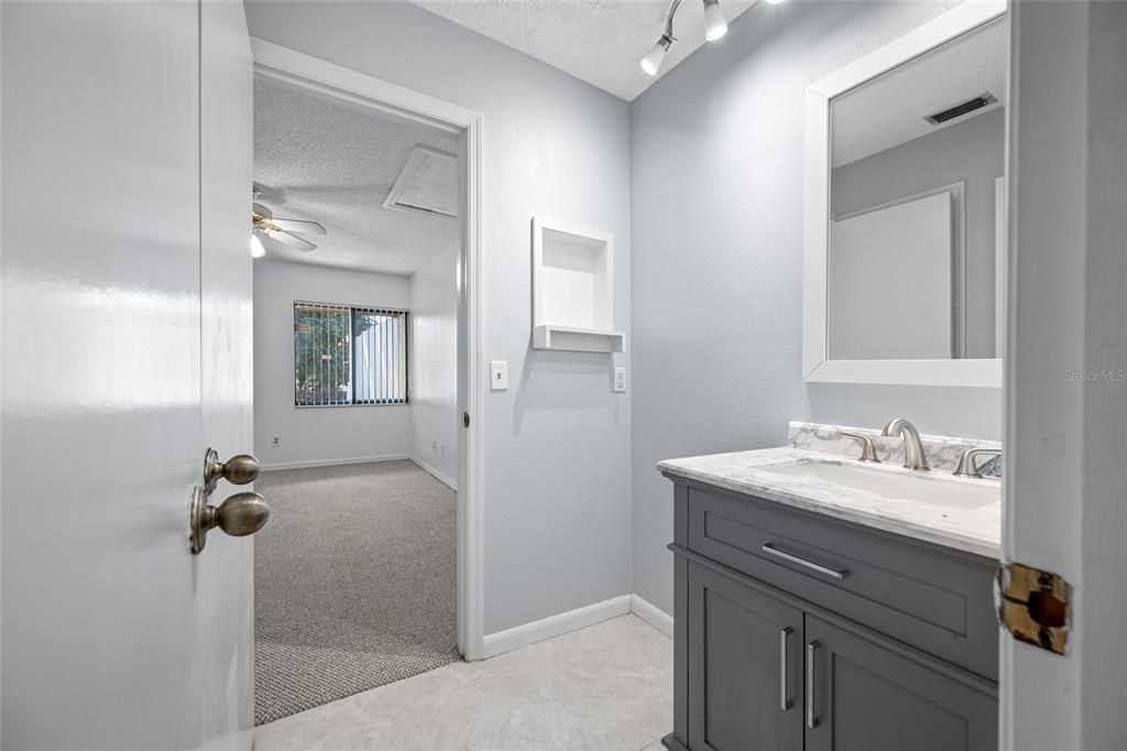 Active With Contract: $199,000 (2 beds, 2 baths, 1306 Square Feet)