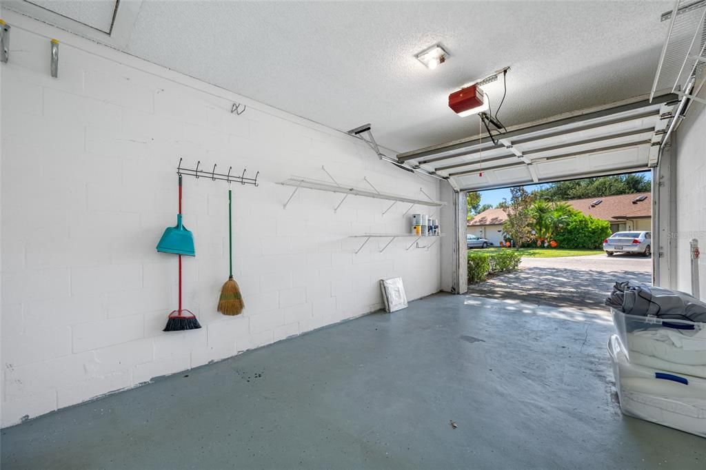 Active With Contract: $199,000 (2 beds, 2 baths, 1306 Square Feet)