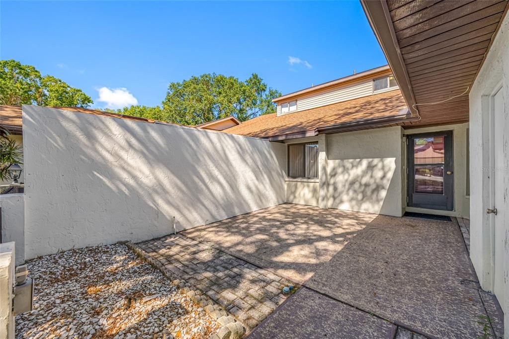 Active With Contract: $199,000 (2 beds, 2 baths, 1306 Square Feet)